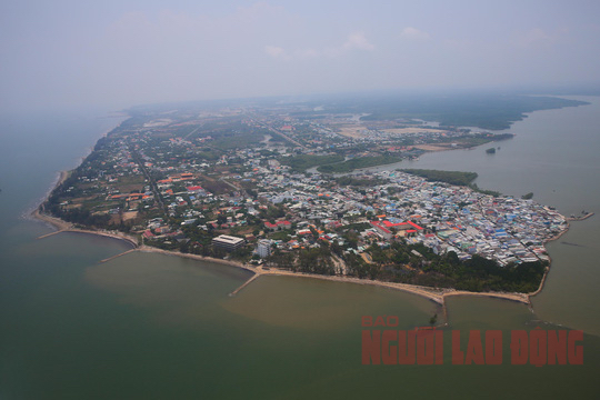 Thỏa sức ngắm TP HCM từ trên cao bằng tour trực thăng - Ảnh 3.