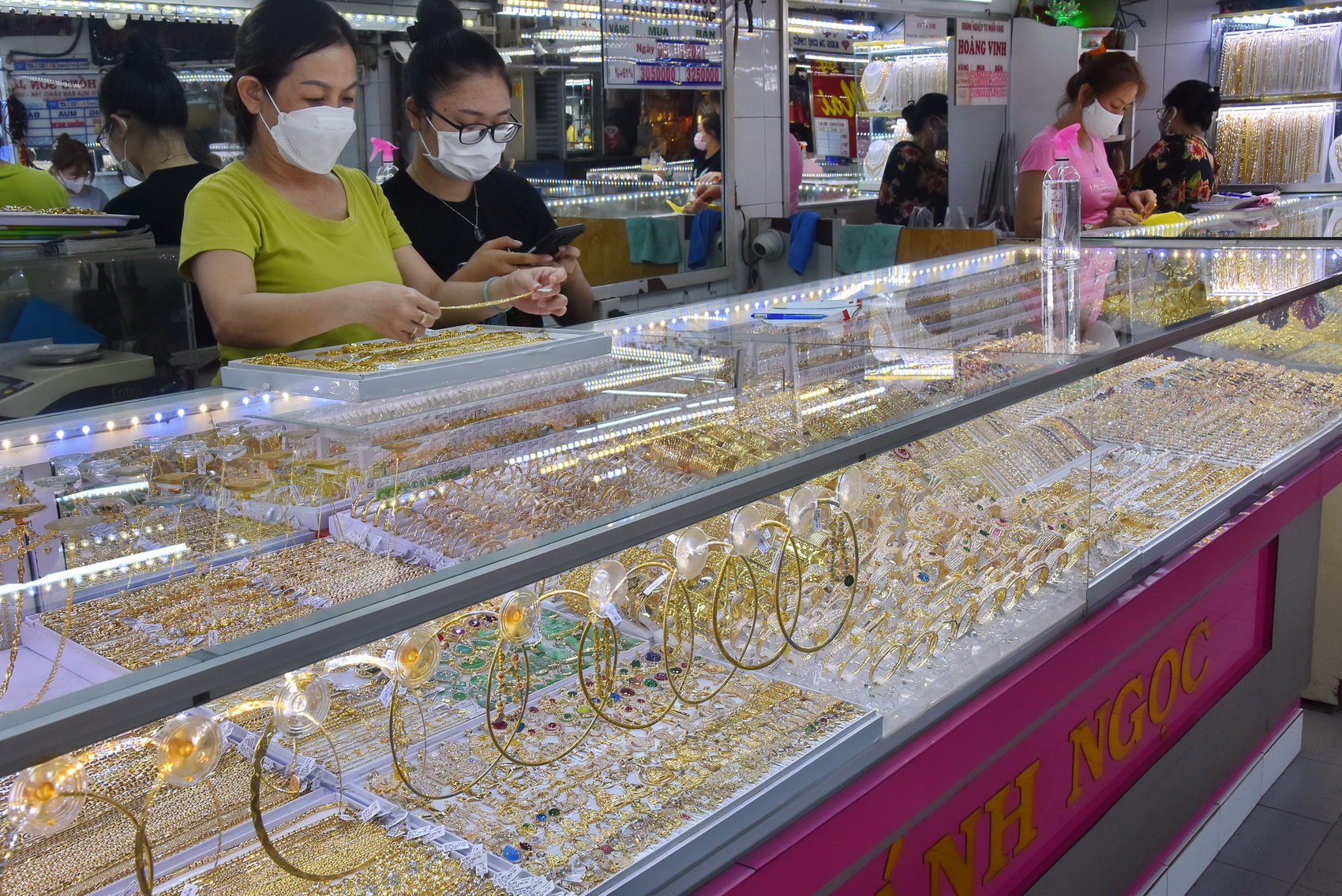 Giá vàng hôm nay 13-4: Vọt lên khi lạm phát tại Mỹ tăng nóng
