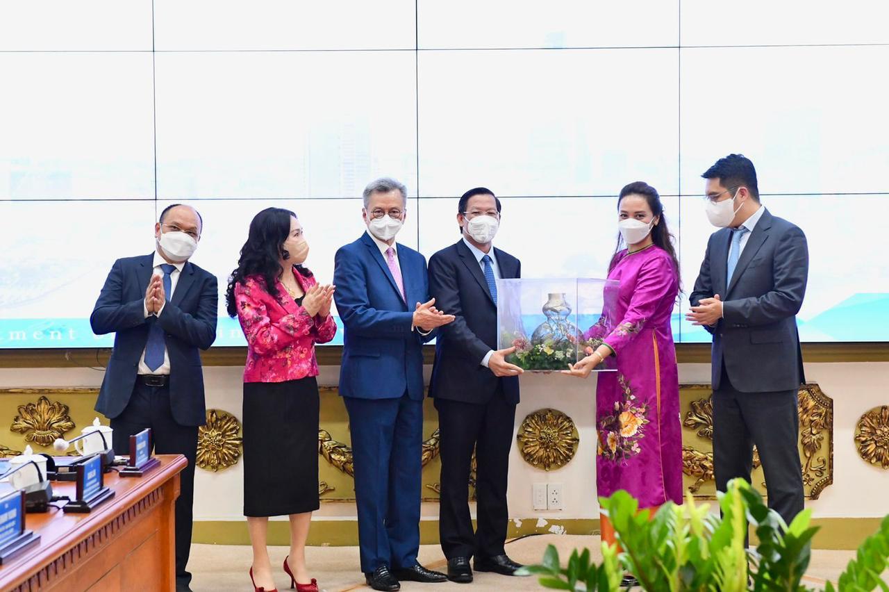 Tập đoàn tài chính lớn của Nhật Bản muốn đầu tư vào TP HCM - Ảnh 1. Tập đoàn tài chính lớn của Nhật Bản muốn đầu tư vào TP HCM - Ảnh 1.