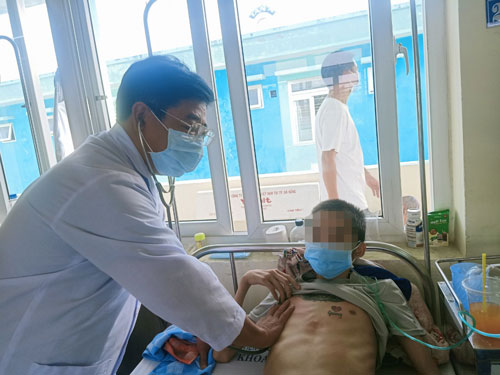 Cuộc thi “Người thầy thuốc trong tôi”: 2 năm, ở nhà chưa đủ 1 tháng - Ảnh 2.