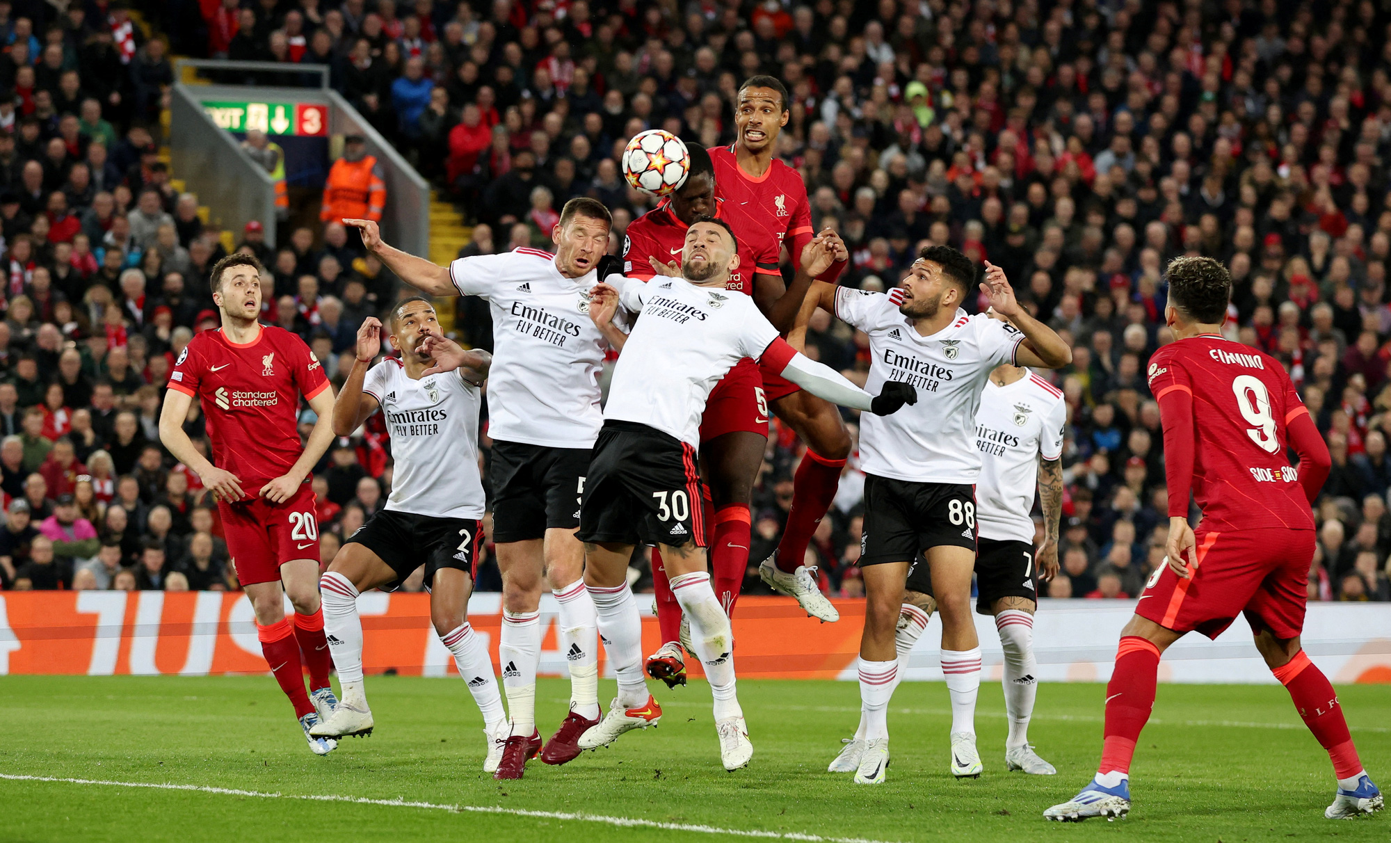 Tiệc b&agrave;n thắng m&atilde;n nh&atilde;n, Liverpool chặn bước  Benfica ở tứ kết - Ảnh 2.