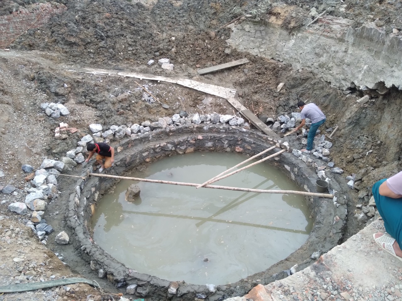 Vụ ph&aacute; giếng cổ để l&agrave;m mới ở đền L&ecirc; Văn Hưu: Gi&aacute;m đốc Sở l&ecirc;n tiếng  - Ảnh 2.