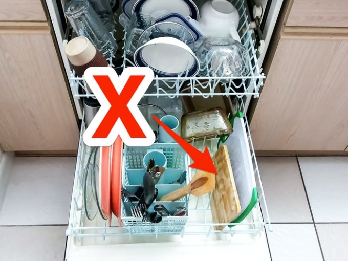 Những kiểu dọn nhà vô tình phá hoại đồ đạc - Ảnh 3.