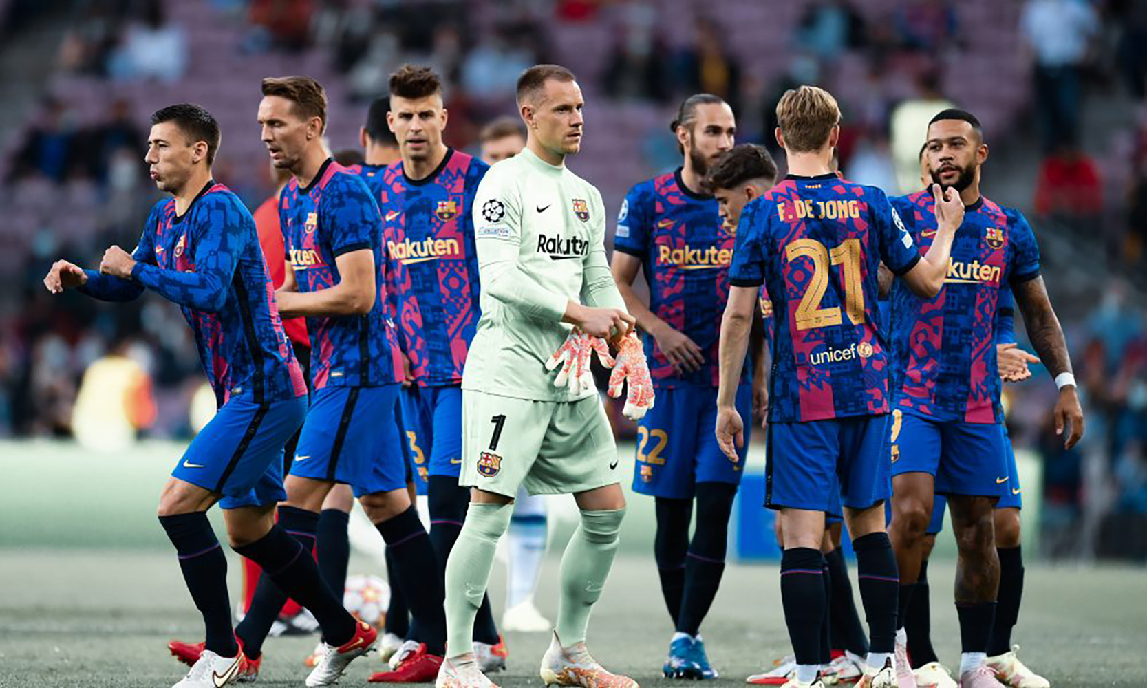 Barcelona hụt hơi gần đích đến