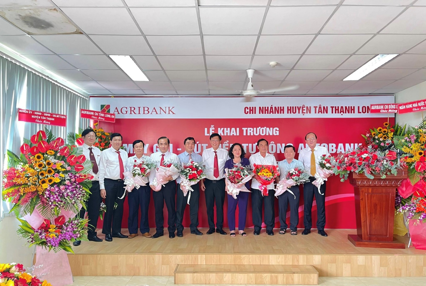 Agribank Long An khai trương CDM thứ 6 tại huyện T&acirc;n Thạnh - Ảnh 4.