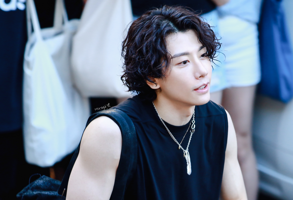 “Ca vương” Park Hyo-shin tố bị công ty quản lý chèn ép