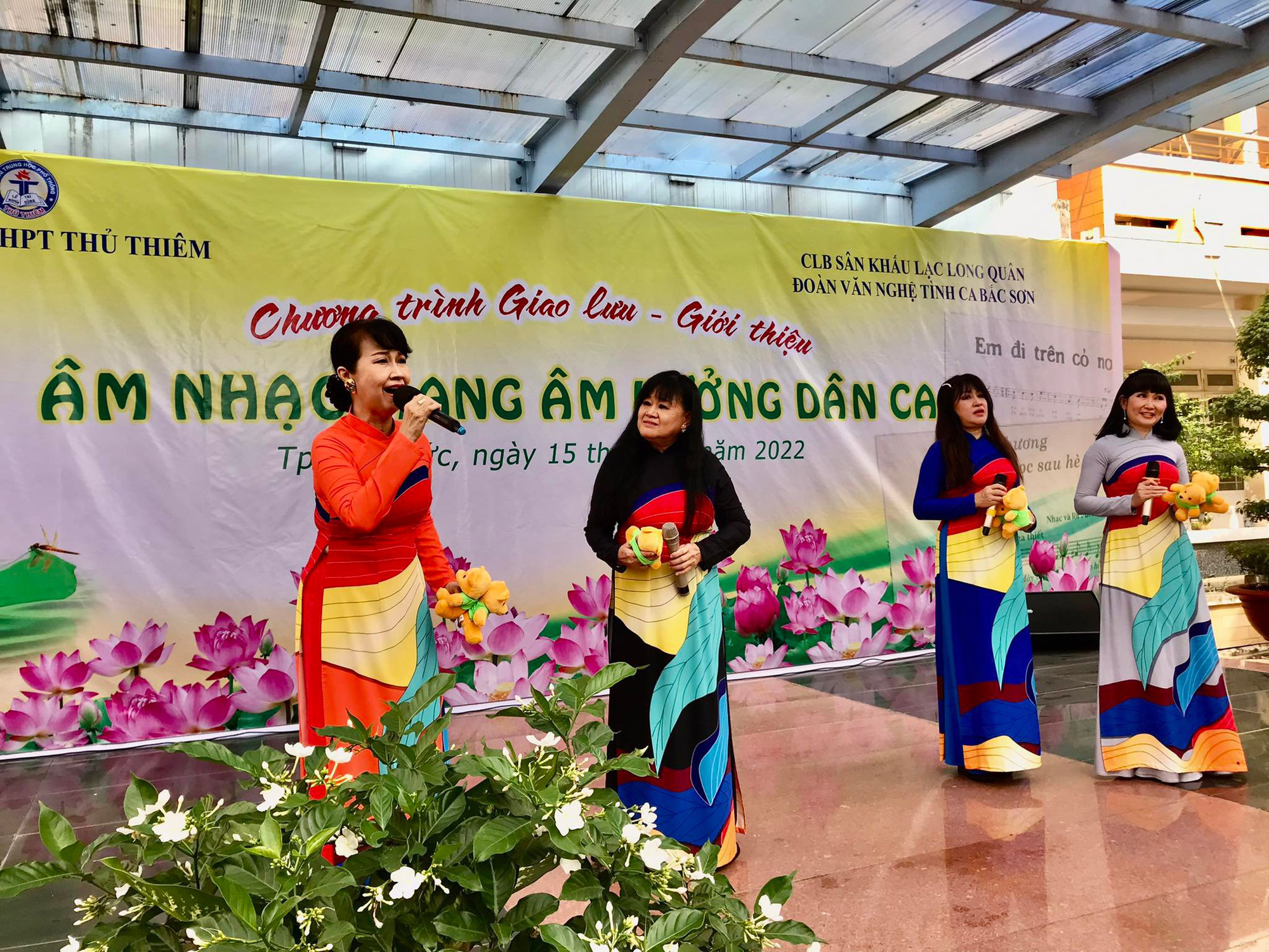 Khởi động chương trình "Giới thiệu dòng nhạc mang âm hưởng dân ca"