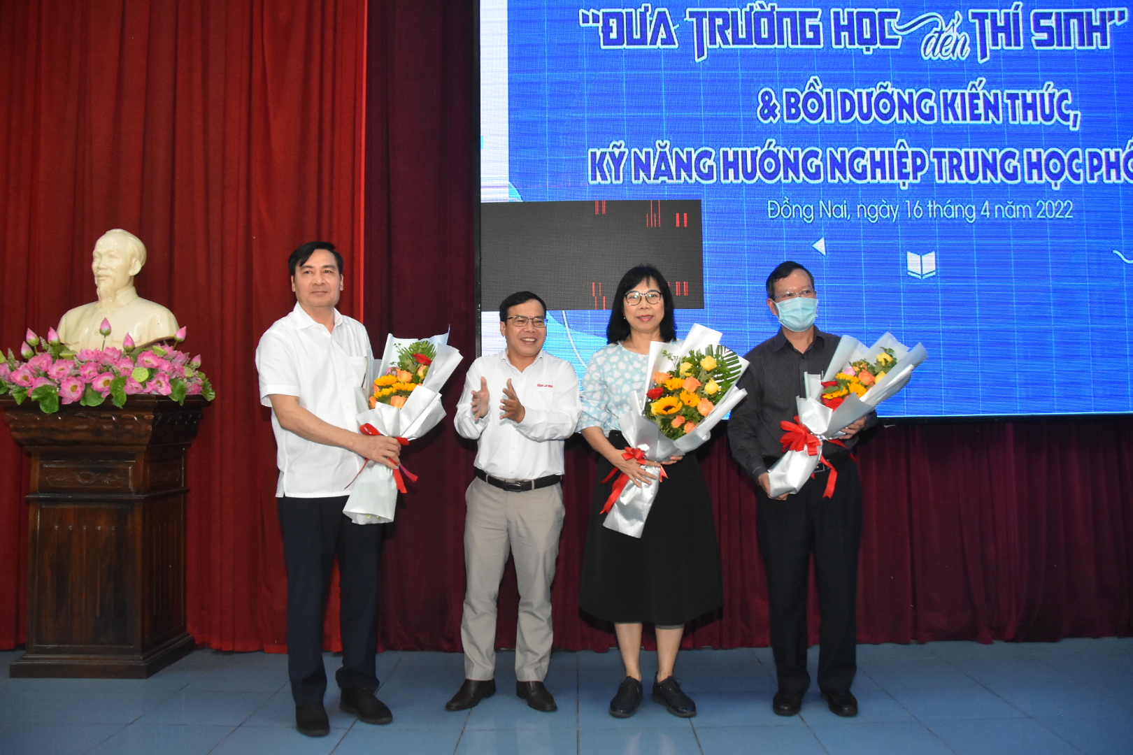 Giáo viên Đồng Nai vui mừng được tiếp cận thông tin hướng nghiệp