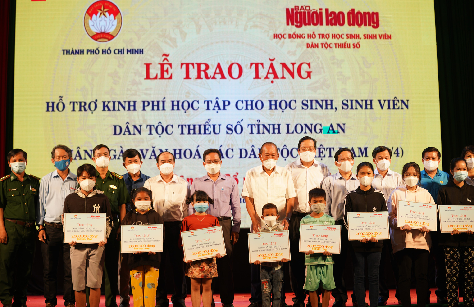 Th&ecirc;m 100 phần học bổng đến với học sinh ngh&egrave;o - Ảnh 1.