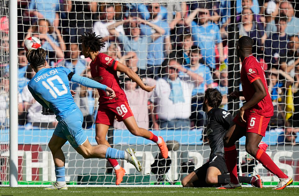 Rượt đuổi th&oacute;t tim ở b&aacute;n kết FA Cup, Man City trắng tay trước Liverpool - Ảnh 6.