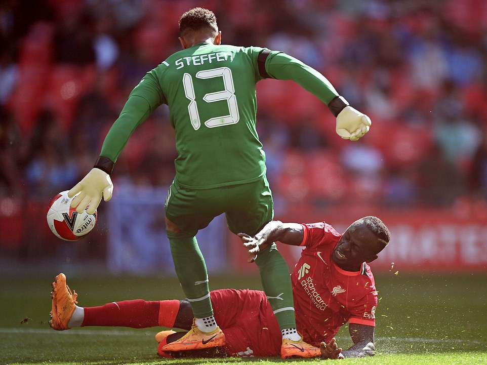 Rượt đuổi th&oacute;t tim ở b&aacute;n kết FA Cup, Man City trắng tay trước Liverpool - Ảnh 3.