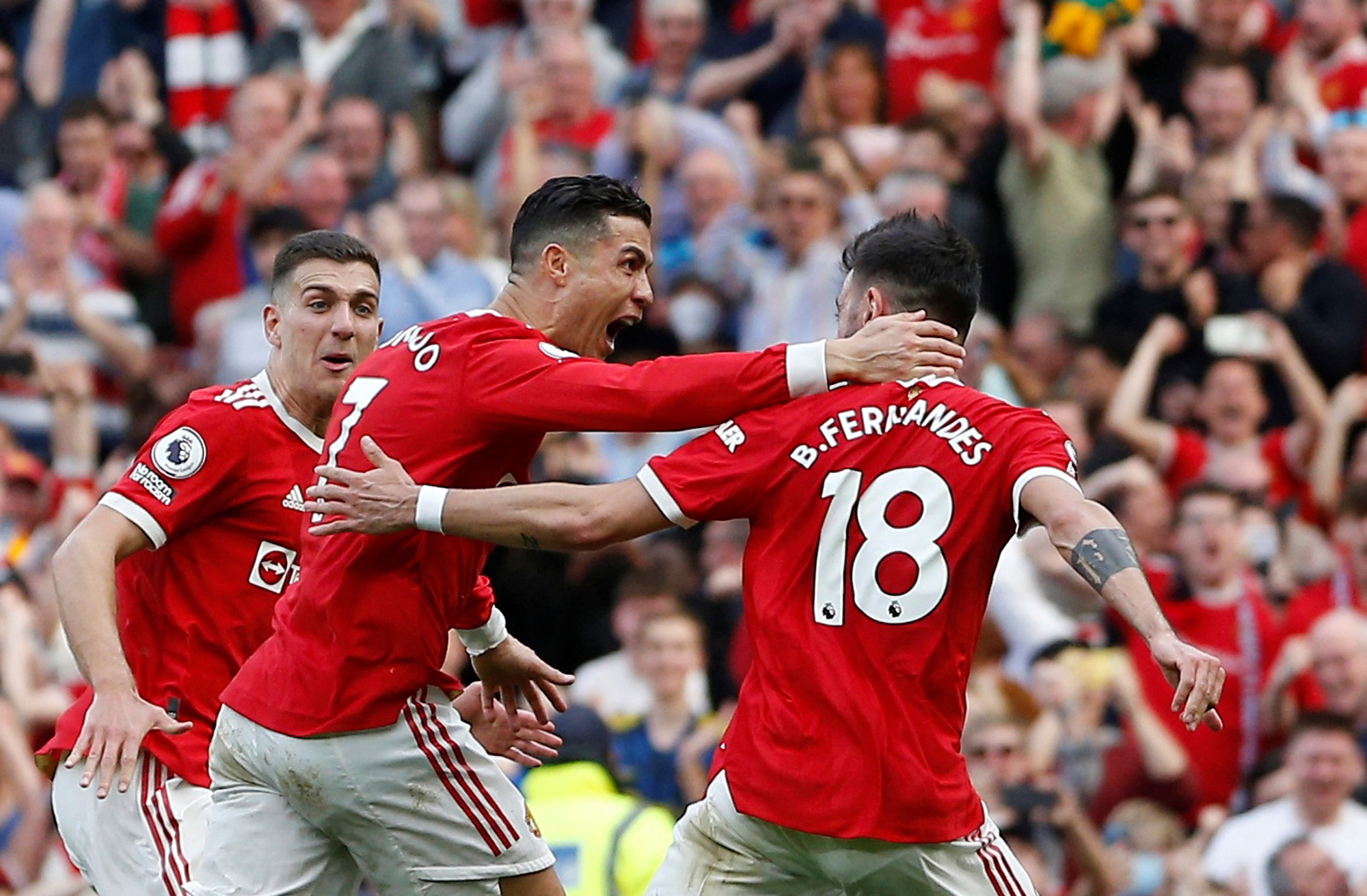 Chelsea tung tin liên hệ Ronaldo, mơ hàng công khủng - Ảnh 1.