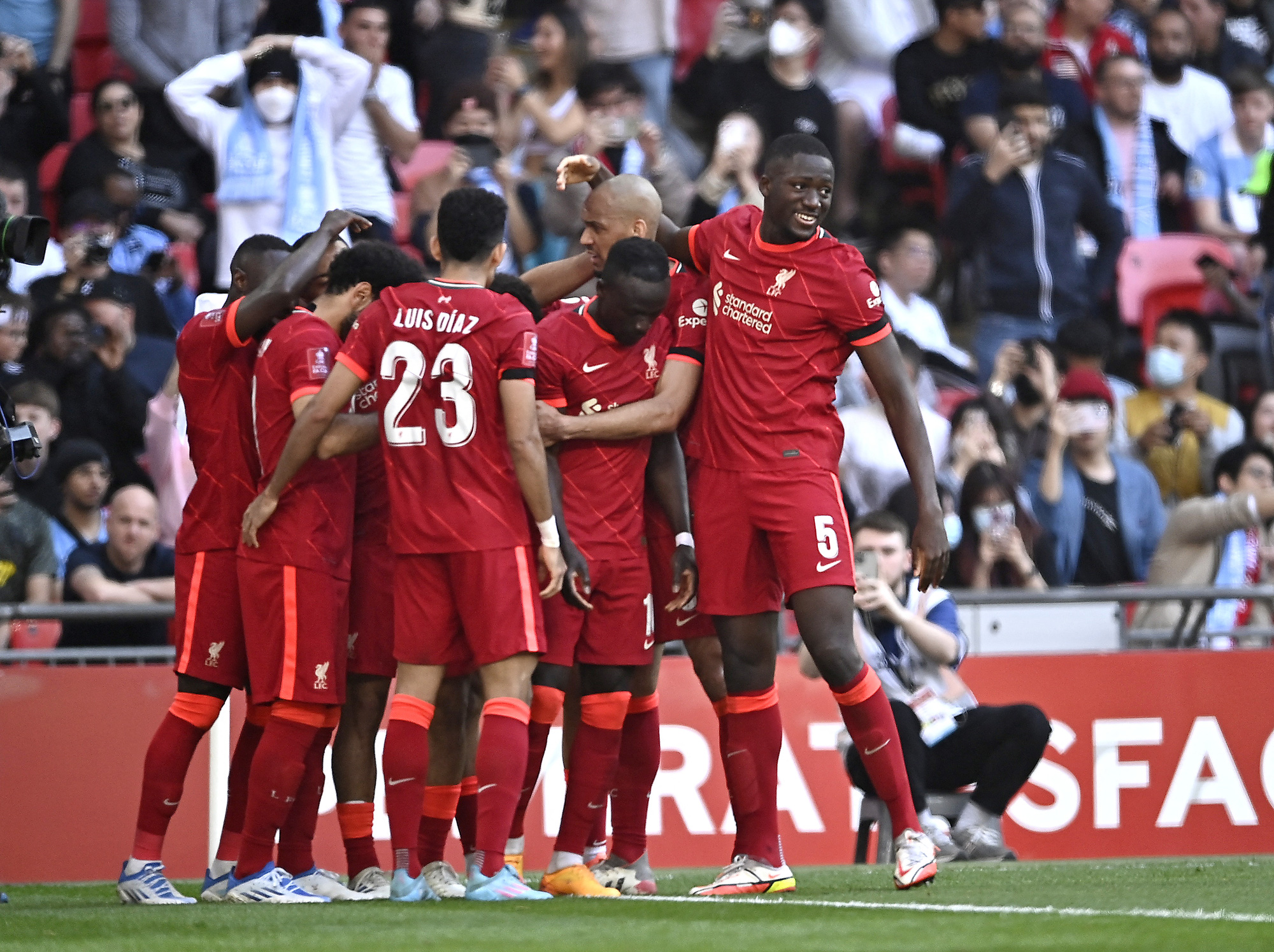 Rượt đuổi th&oacute;t tim ở b&aacute;n kết FA Cup, Man City trắng tay trước Liverpool - Ảnh 5.