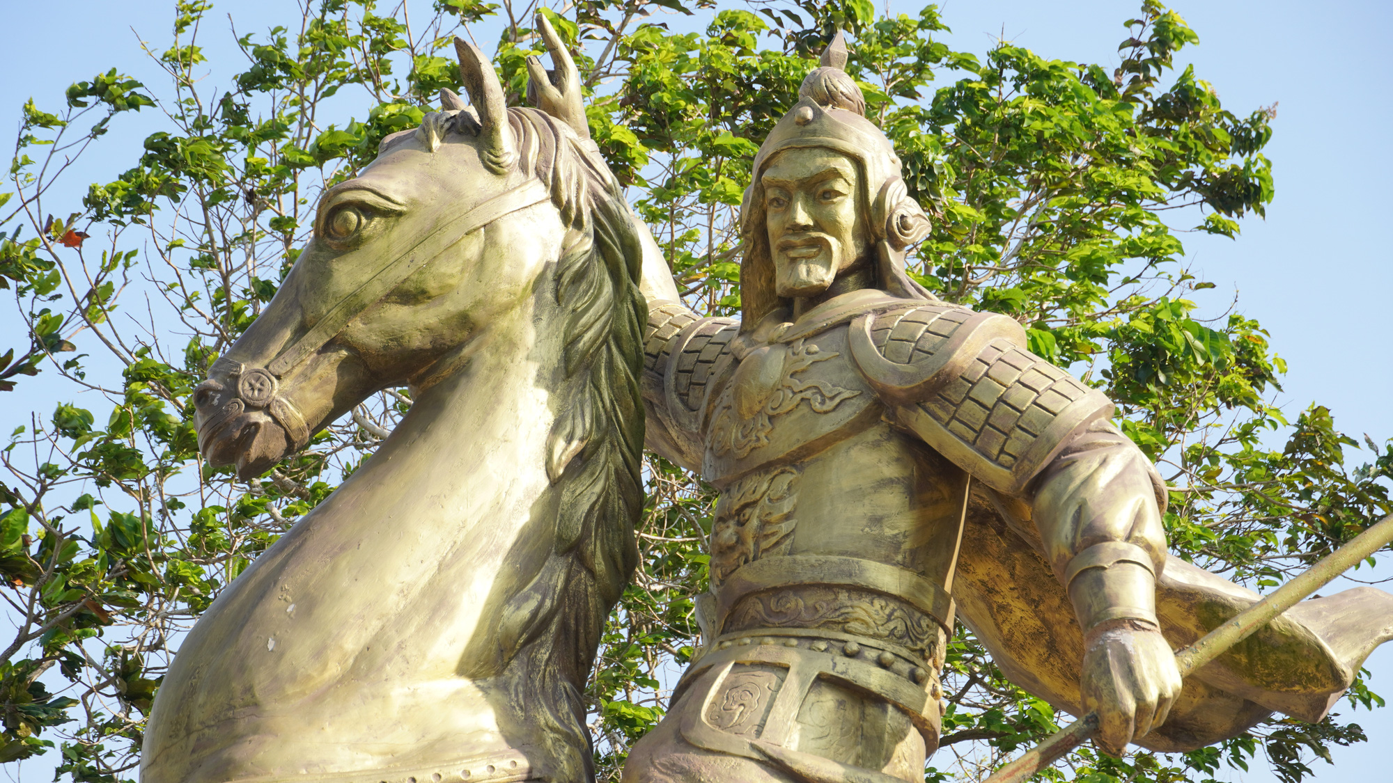 Họp thẩm định tượng Đức Thánh Trần Hưng Đạo bị nói "giống tượng Quan Công"
