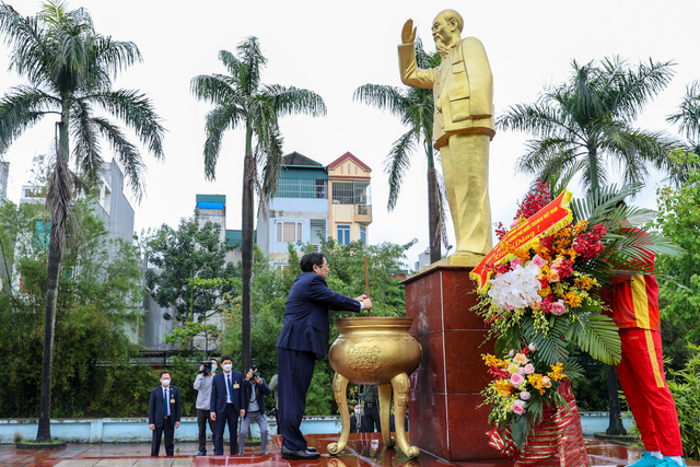 Thủ tướng kiểm tra c&ocirc;ng t&aacute;c chuẩn bị SEA Games 31, động vi&ecirc;n đo&agrave;n thể thao Việt Nam - Ảnh 1.