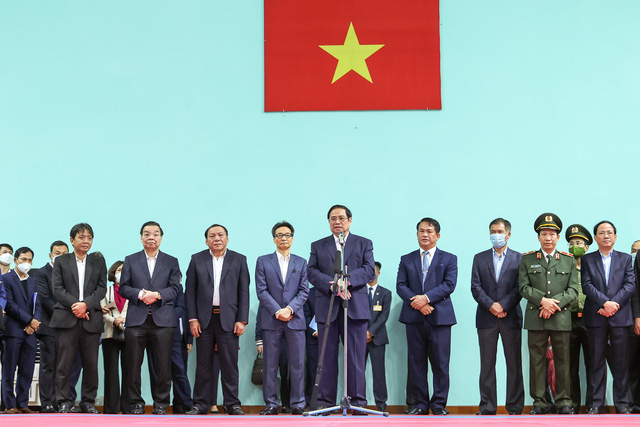 Thủ tướng kiểm tra c&ocirc;ng t&aacute;c chuẩn bị SEA Games 31, động vi&ecirc;n đo&agrave;n thể thao Việt Nam - Ảnh 2.