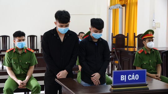 Ghen tuông trên bàn nhậu, gã trai đâm “tình địch” tử vong - Ảnh 3.