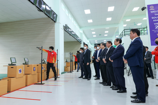 Thủ tướng kiểm tra c&ocirc;ng t&aacute;c chuẩn bị SEA Games 31, động vi&ecirc;n đo&agrave;n thể thao Việt Nam - Ảnh 3.