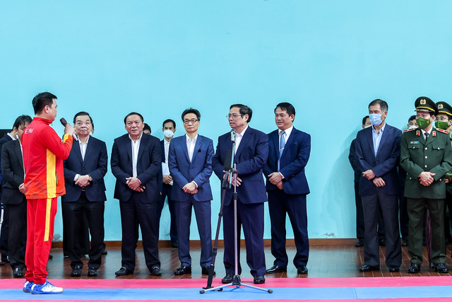 Thủ tướng kiểm tra c&ocirc;ng t&aacute;c chuẩn bị SEA Games 31, động vi&ecirc;n đo&agrave;n thể thao Việt Nam - Ảnh 6.
