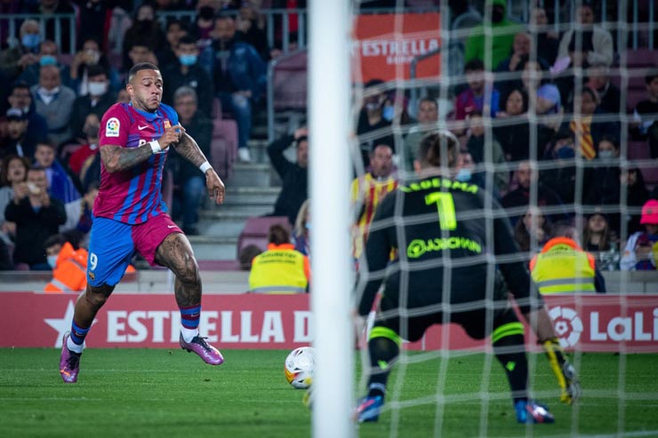 Thua thảm s&acirc;n nh&agrave;, Barcelona ch&iacute;nh thức bu&ocirc;ng ng&ocirc;i v&ocirc; địch La Liga - Ảnh 2.