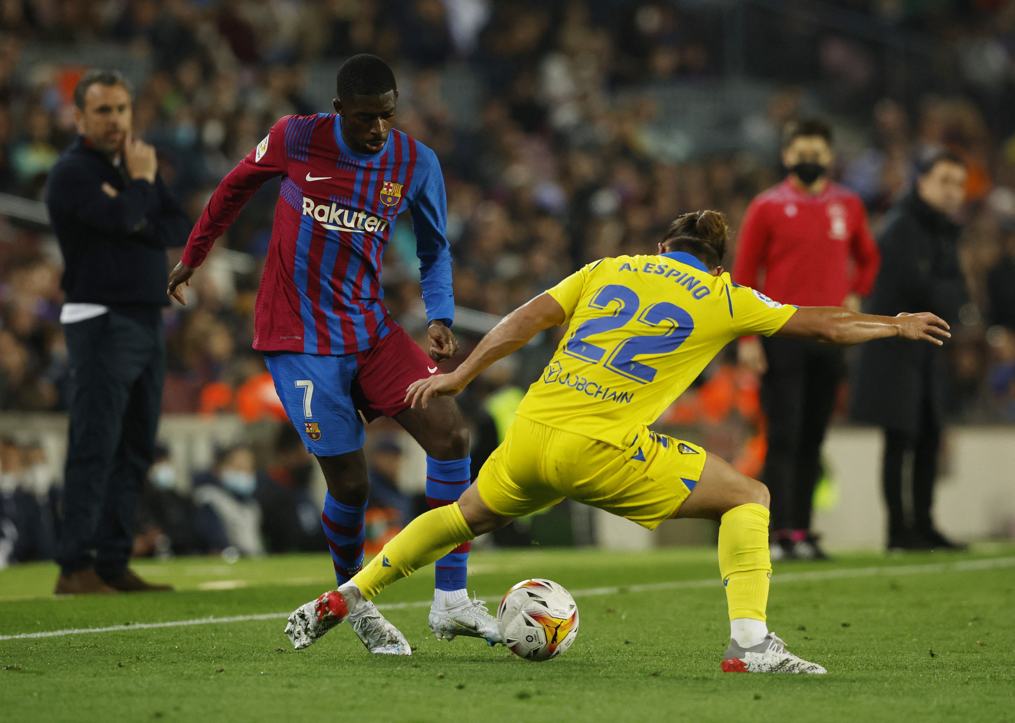 Thua thảm s&acirc;n nh&agrave;, Barcelona ch&iacute;nh thức bu&ocirc;ng ng&ocirc;i v&ocirc; địch La Liga - Ảnh 1.