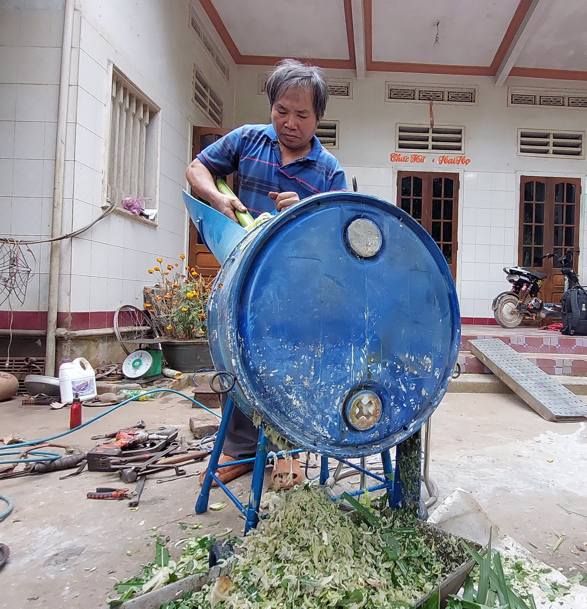 N&ocirc;ng d&acirc;n B&igrave;nh Định th&iacute;ch m&aacute;y &ocirc;ng Ng&ocirc;n - Ảnh 3.