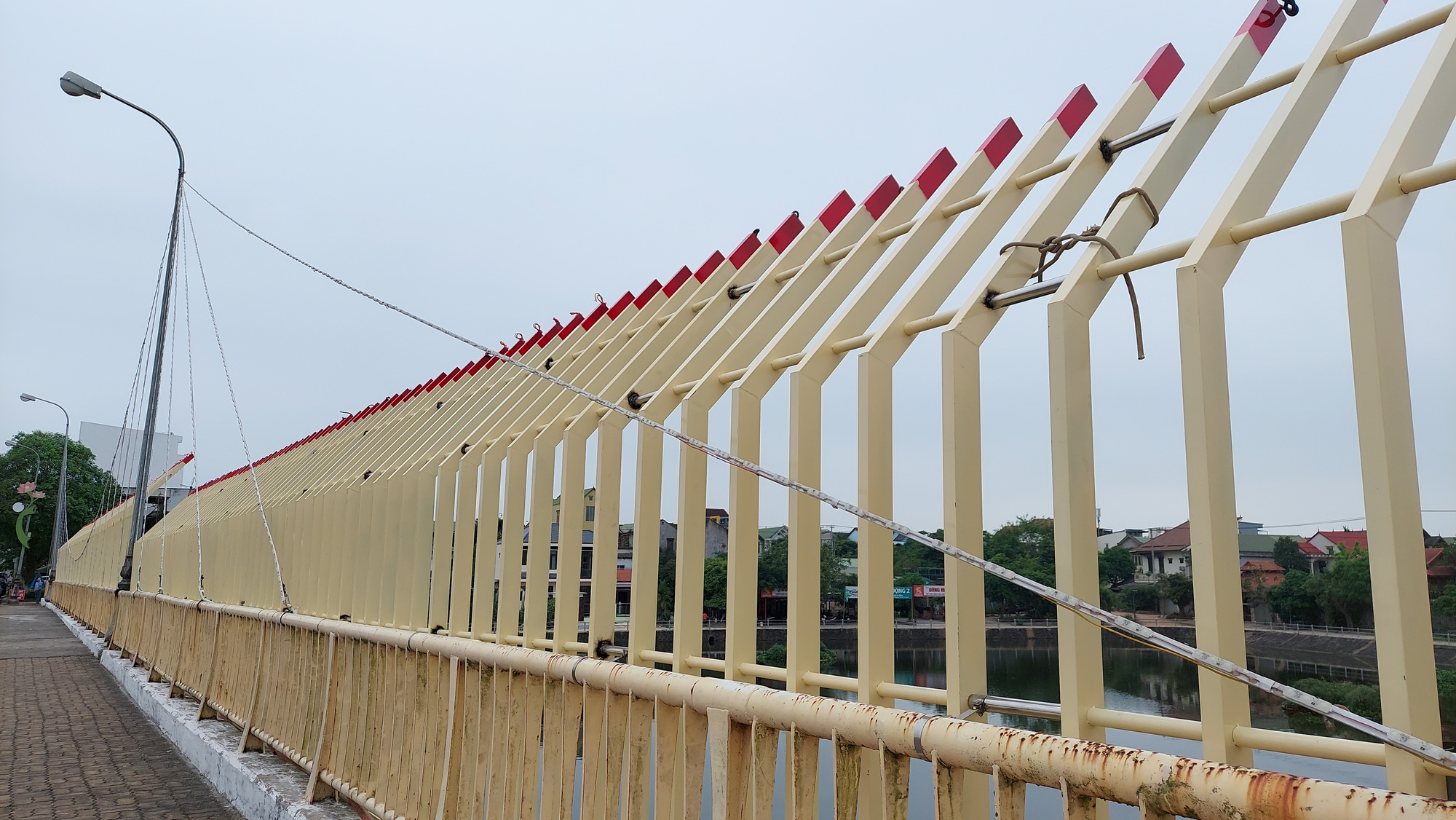 Chi 1,5 tỉ trang trí cầu ở Quảng Trị: Chưa được cấp giấy phép vẫn thi công!