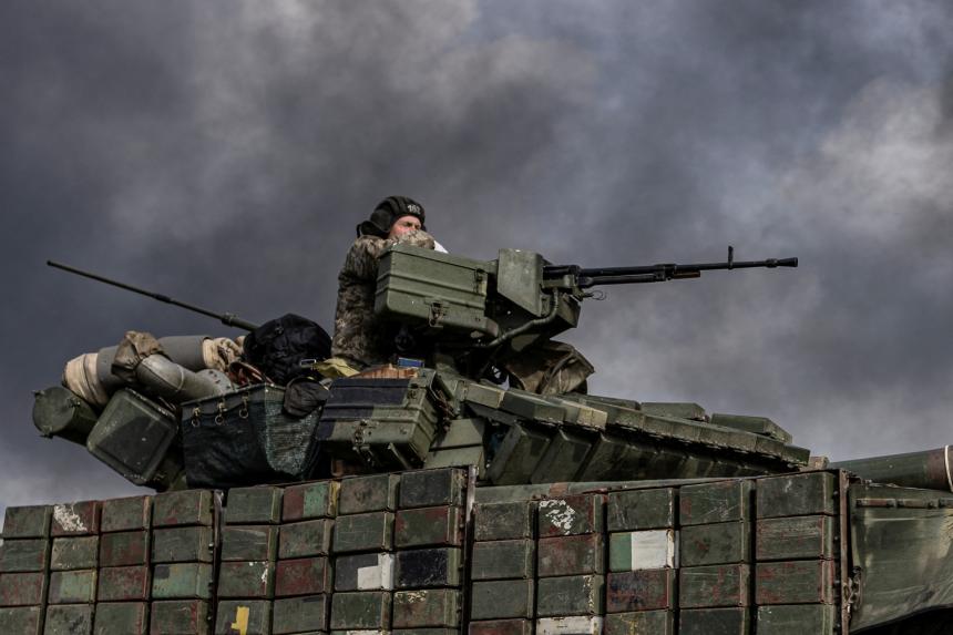 Nga kêu gọi Mariupol đầu hàng, phương Tây “rót” vũ khí cho Ukraine
