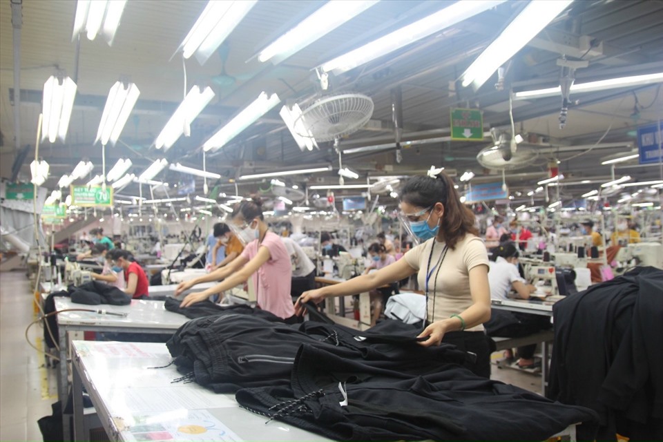Tăng lương tối thiểu vùng càng sớm càng tốt