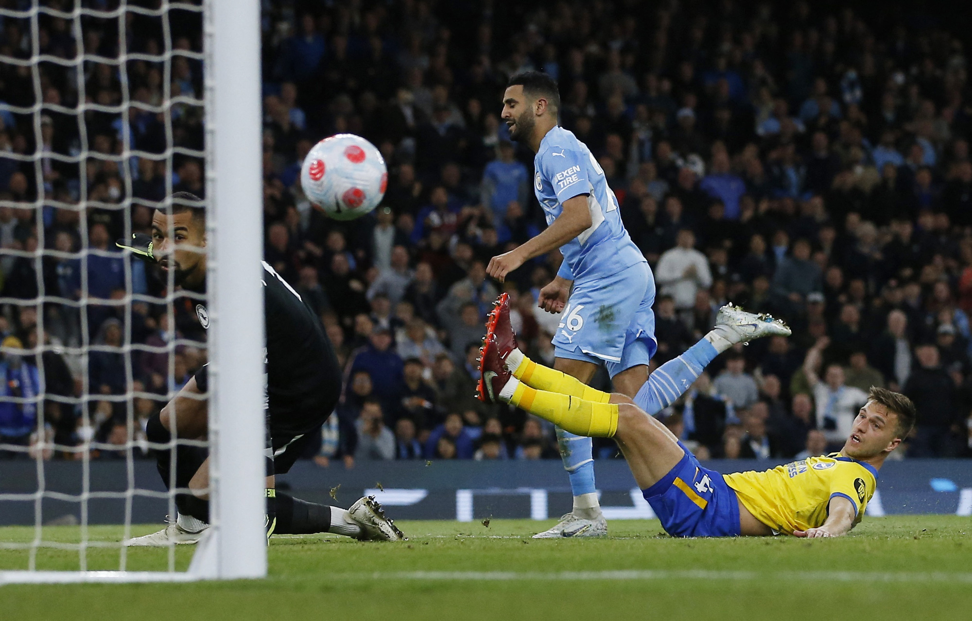 Man City trở lại ngôi đầu Ngoại hạng, Arsenal thắng vùi dập Chelsea - Ảnh 3.