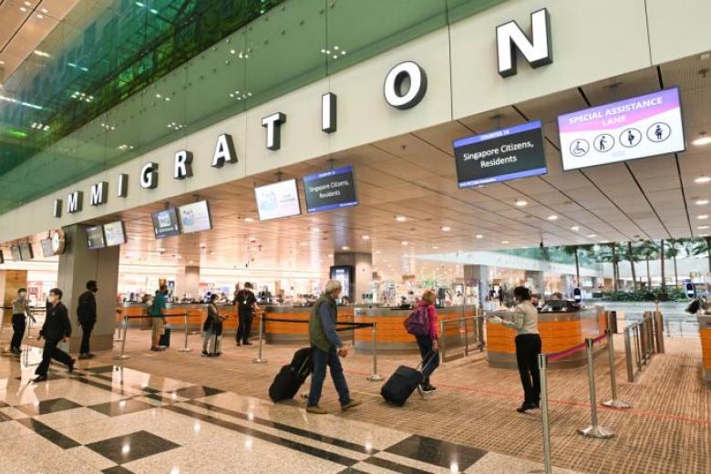 Nới lỏng xét nghiệm Covid-19, du lịch Singapore, Thái Lan dễ dàng hơn