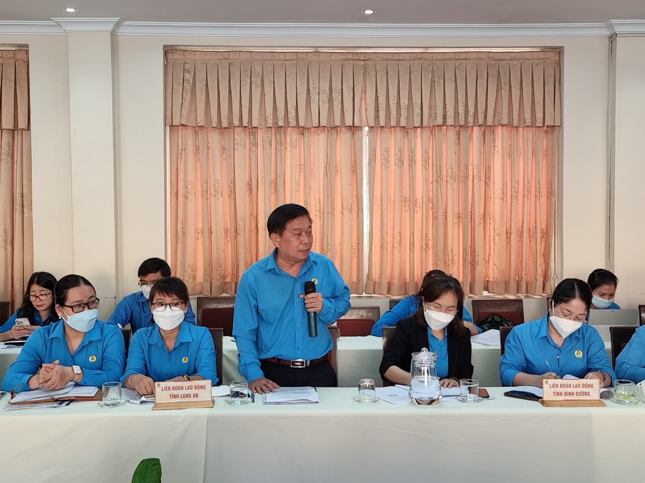 Phải kịp thời động vi&ecirc;n, tuy&ecirc;n dương c&aacute;c tập thể, c&aacute; nh&acirc;n - Ảnh 3.