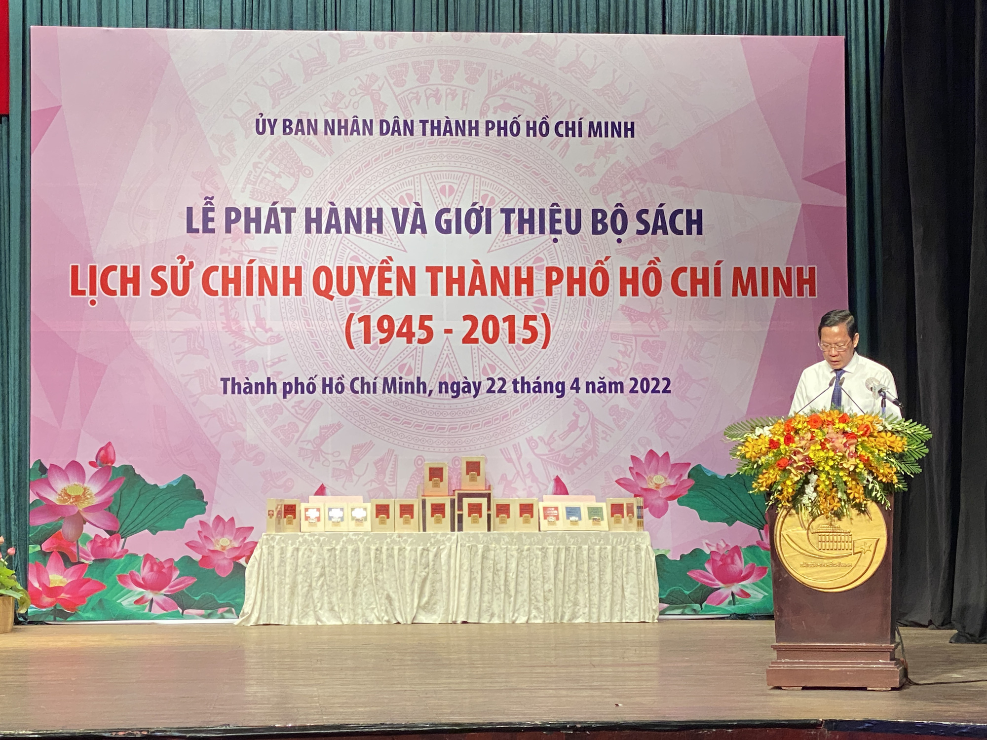 Ph&aacute;t h&agrave;nh bộ s&aacute;ch Lịch sử ch&iacute;nh quyền Th&agrave;nh phố Hồ Ch&iacute; Minh (1945 - 2015) - Ảnh 3.