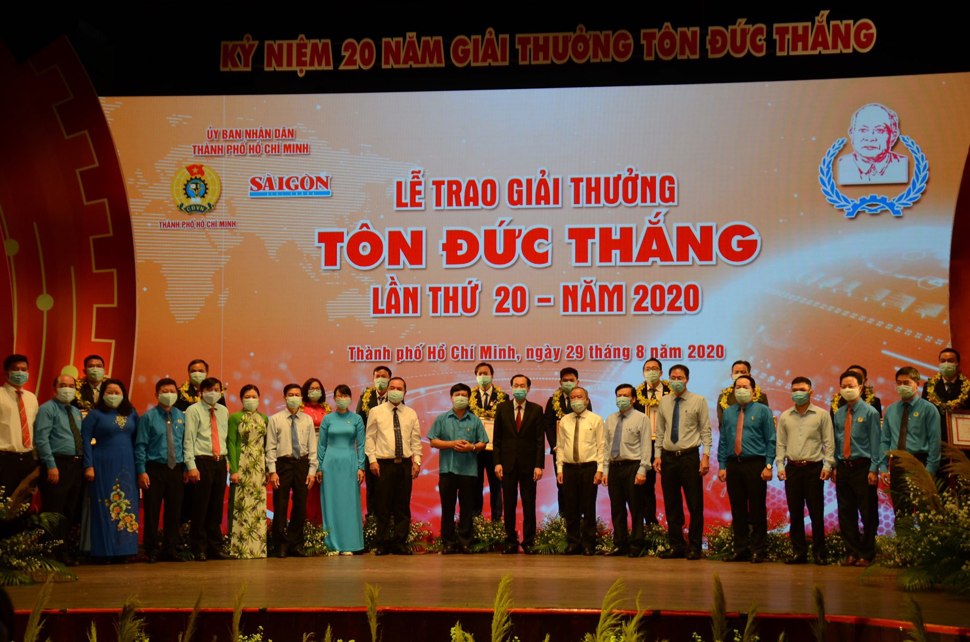 Phải kịp thời động vi&ecirc;n, tuy&ecirc;n dương c&aacute;c tập thể, c&aacute; nh&acirc;n - Ảnh 2.