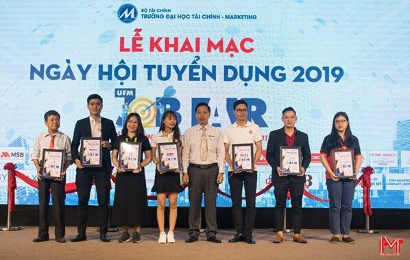 Sinh viên hưởng lợi từ Ngày hội tuyển dụng tích hợp UFM 2022