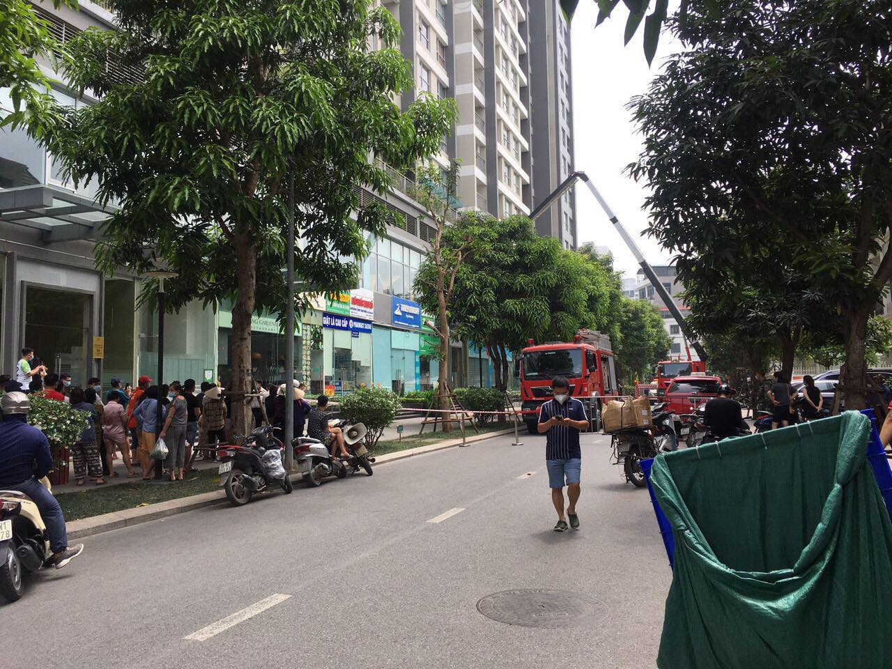 Liên tiếp 2 người ở một chung cư rơi từ tầng cao xuống tử vong