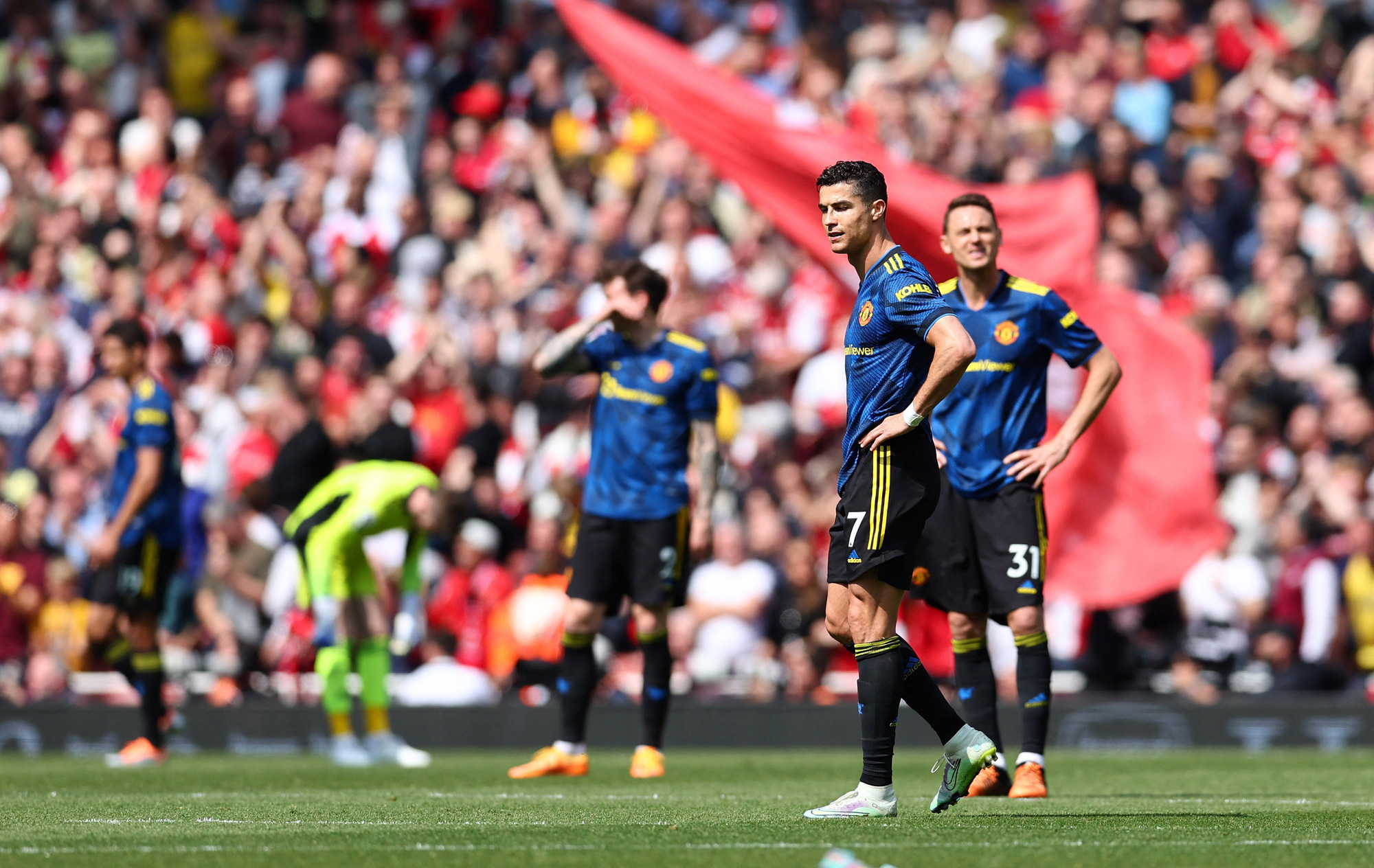 Man United lại khiến c&aacute;c fan thất vọng khi thua đậm Arsenal 1-3 - Ảnh 8.