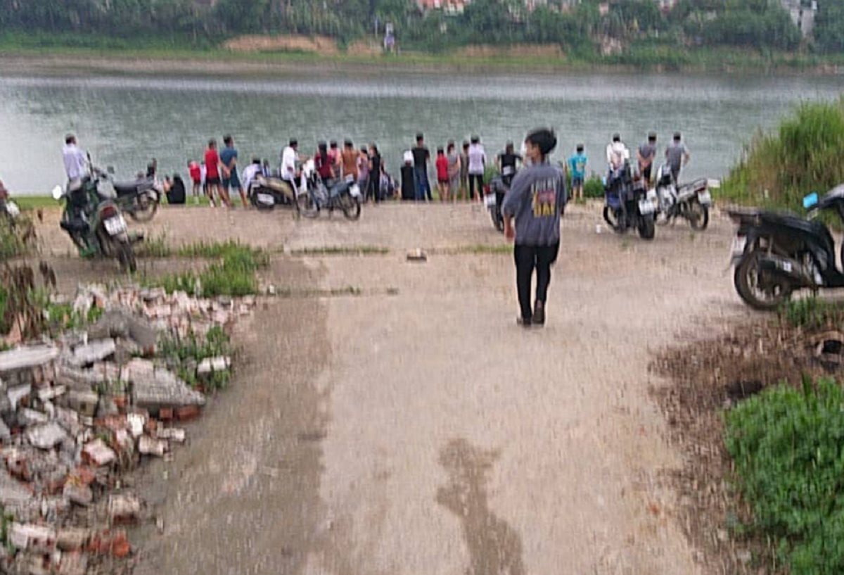 2 bé trai đuối nước trên sông Mã - Ảnh 1.