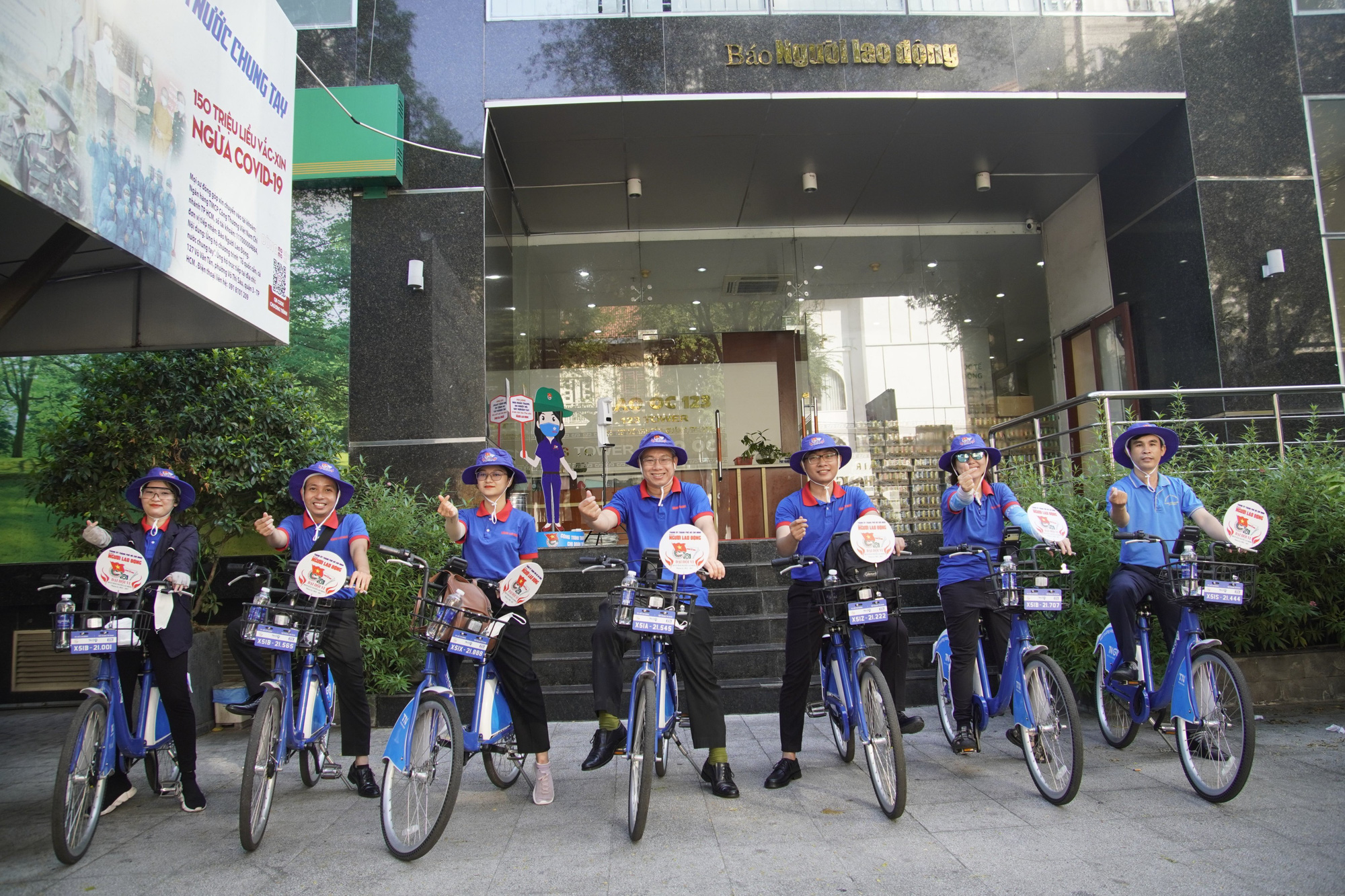 Đạp xe, tham quan bảo t&agrave;ng nh&acirc;n kỷ niệm ng&agrave;y 30-4 - Ảnh 2.
