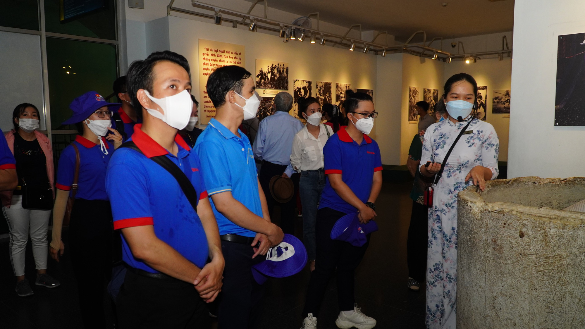 Đạp xe, tham quan bảo t&agrave;ng nh&acirc;n kỷ niệm ng&agrave;y 30-4 - Ảnh 7.