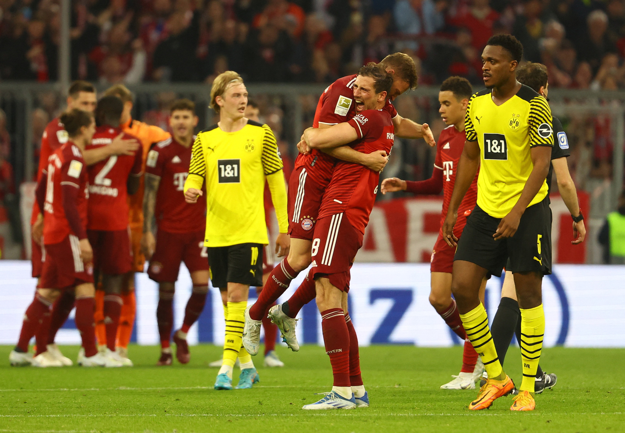 Đánh bại Dortmund, Bayern Munich lần thứ 10 liên tiếp vô địch Bundesliga