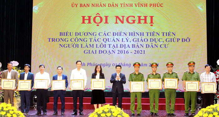 Tăng sức đề kháng cho cán bộ, đảng viên