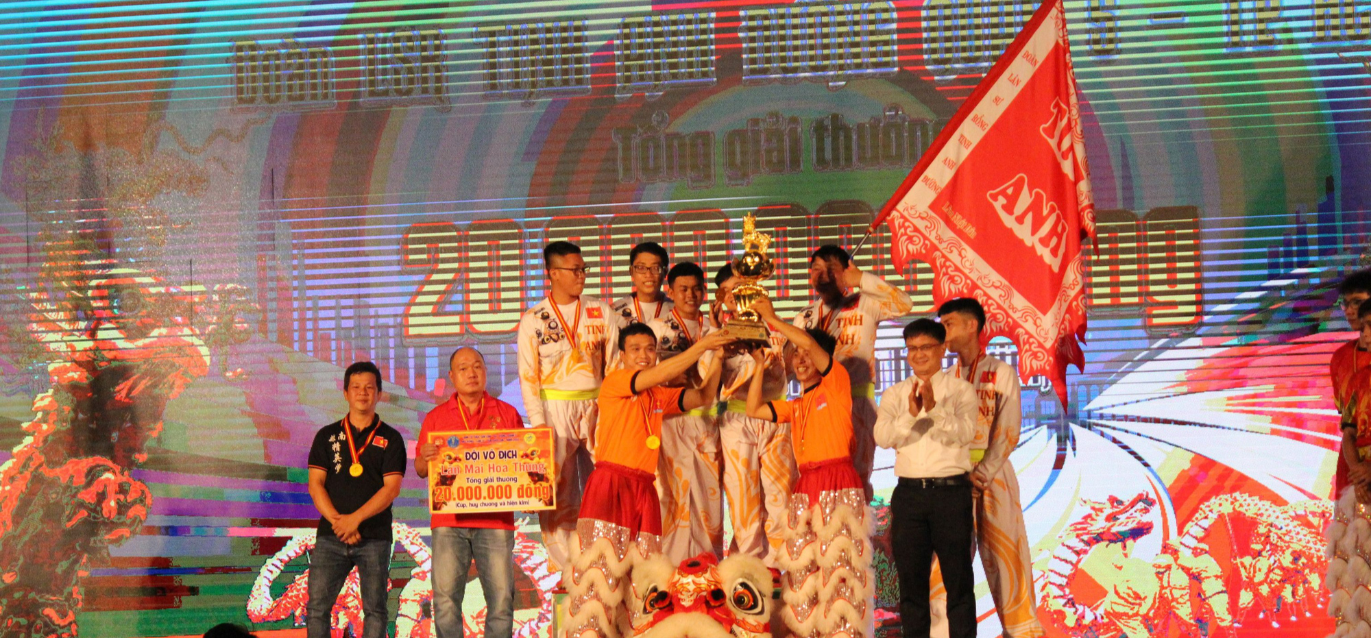 Đoàn lân sư rồng Tinh Anh Đường tiếp tục thắng giải múa lân
