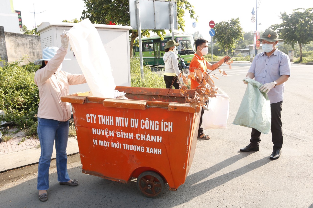 TP HCM: Huyện B&igrave;nh Ch&aacute;nh ph&aacute;t động Tết trồng c&acirc;y đời đời nhớ ơn B&aacute;c Hồ - Ảnh 6.