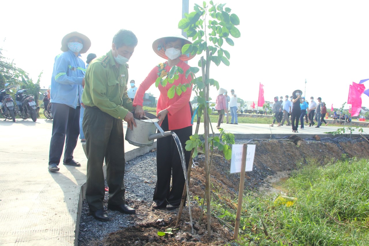 TP HCM: Huyện B&igrave;nh Ch&aacute;nh ph&aacute;t động Tết trồng c&acirc;y đời đời nhớ ơn B&aacute;c Hồ - Ảnh 3.