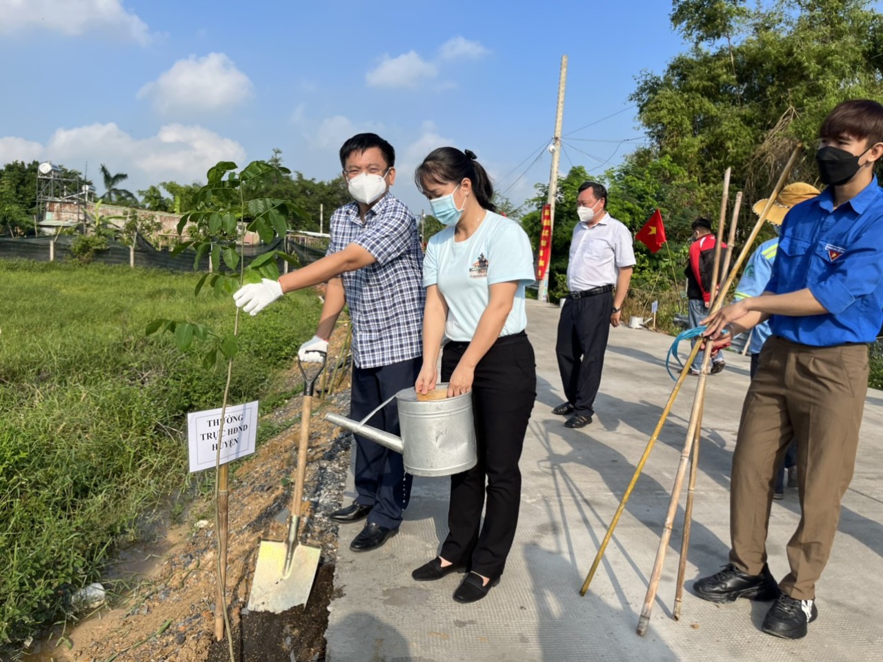 TP HCM: Huyện B&igrave;nh Ch&aacute;nh ph&aacute;t động Tết trồng c&acirc;y đời đời nhớ ơn B&aacute;c Hồ - Ảnh 5.