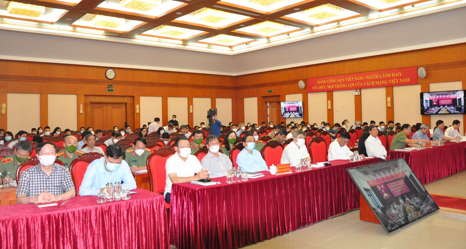 Chủ nhiệm Ủy ban Kiểm tra Trung ương: Xử l&yacute; nghi&ecirc;m tổ chức, c&aacute; nh&acirc;n li&ecirc;n quan Việt &Aacute; - Ảnh 1.
