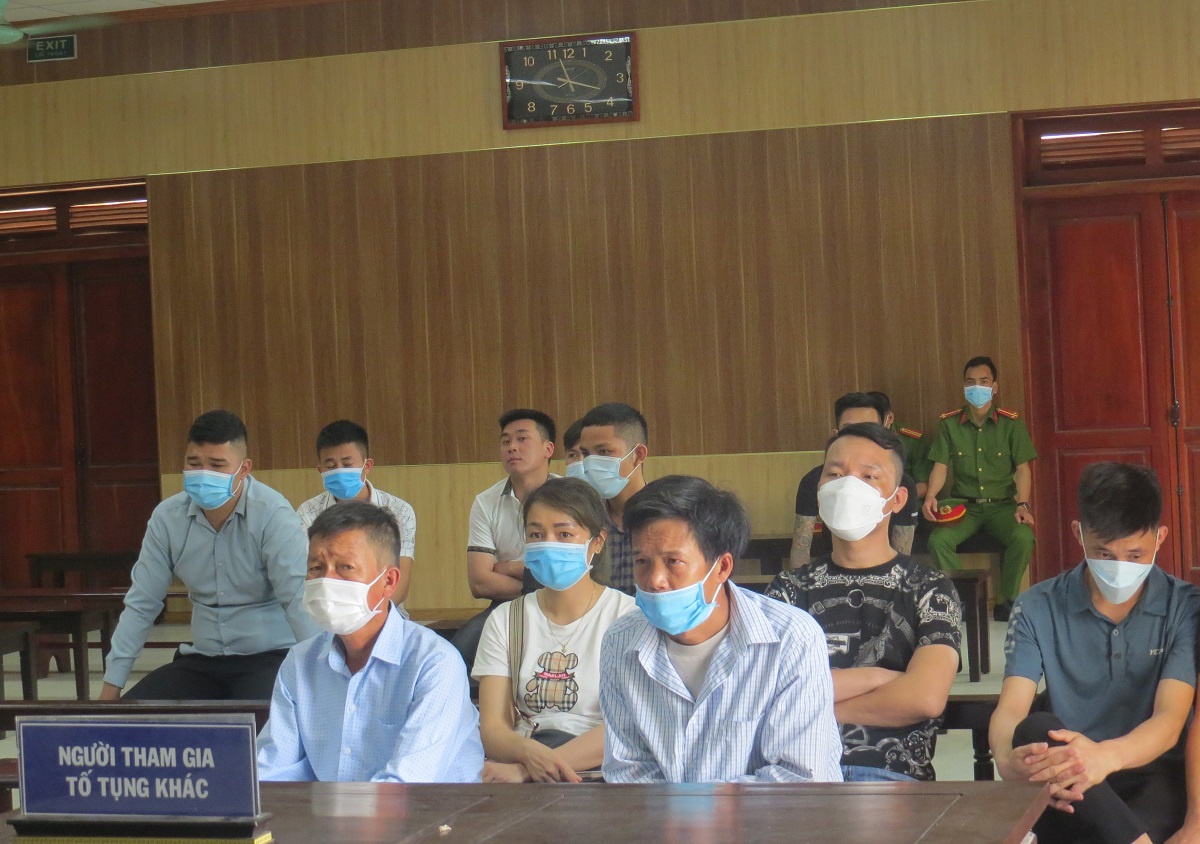 Sang nhà hàng xóm ăn cơm, bất ngờ bị nhóm người đi đòi nợ đâm chết - Ảnh 3.