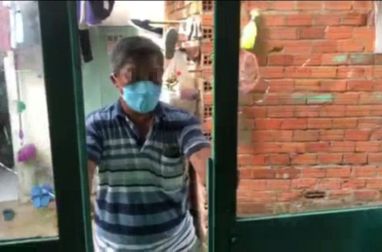 Kề mã tấu vào cổ chủ nhà trọ sau bữa nhậu