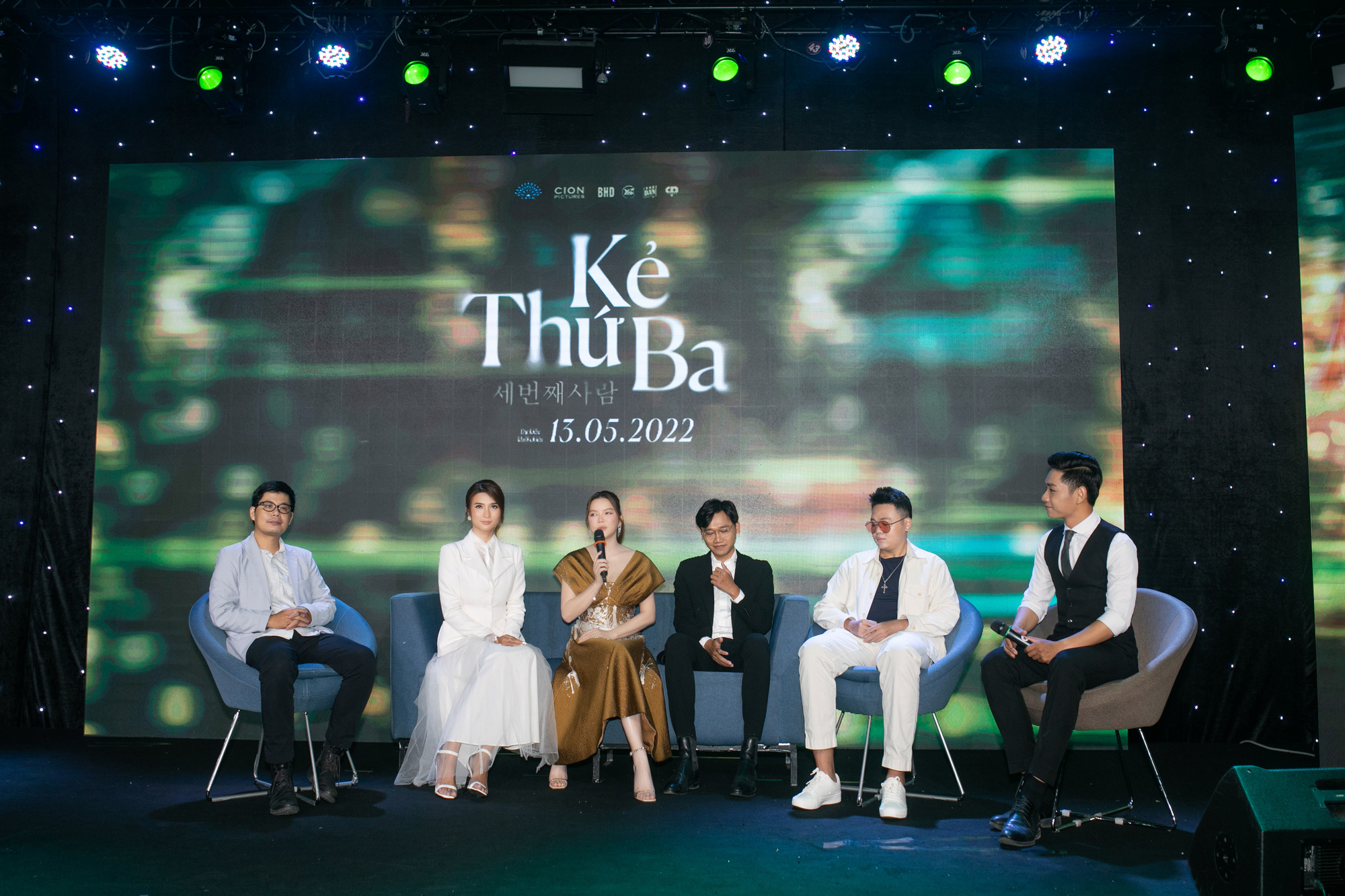 L&yacute; Nh&atilde; Kỳ khốn khổ với &ldquo;Kẻ thứ ba&rdquo; - Ảnh 4.